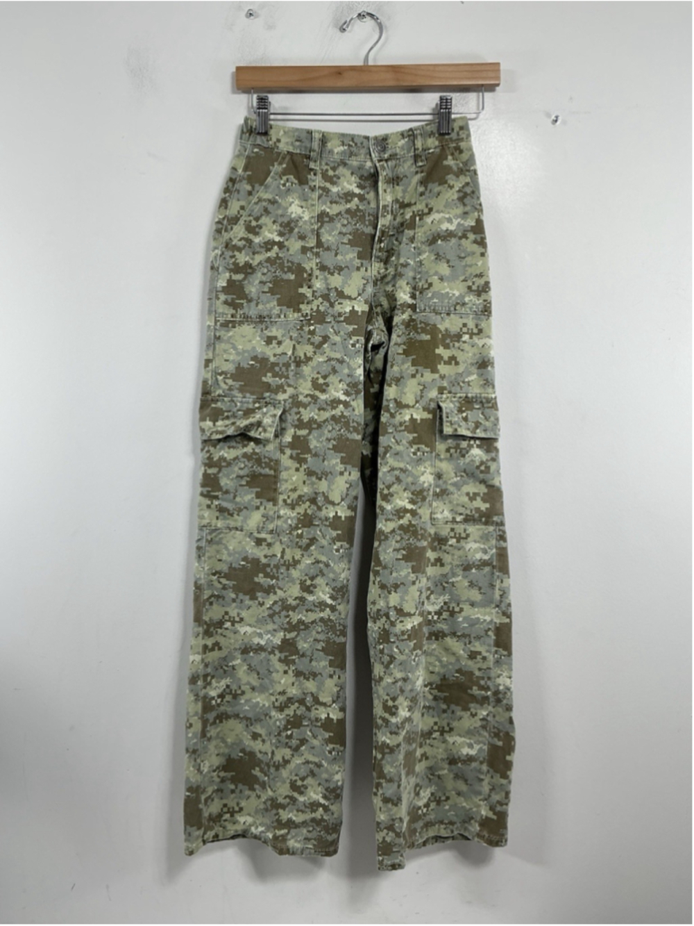 Womans Junior Forever 21 Camo Cargo Jeans XS Green Brown